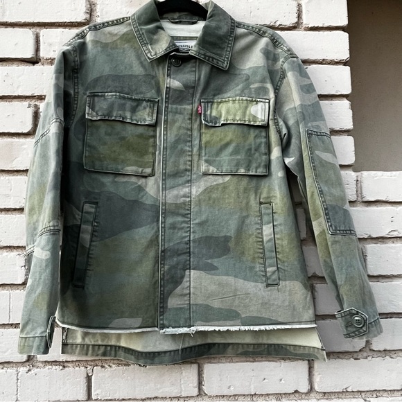 Levi’s & Strauss Camo Print Cargo Jacket - Size XS - Picture 1 of 10
